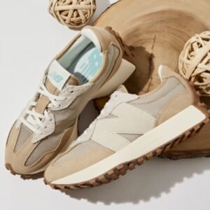 New Balance 327 Beige